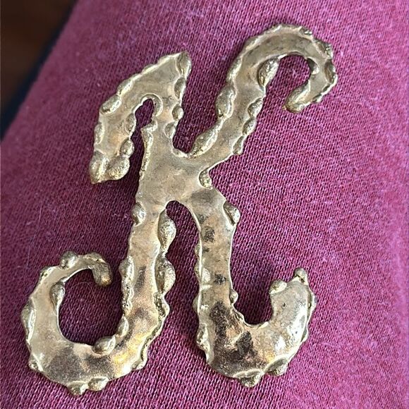 Vintage hammered brass “K” - Picture 3 of 3